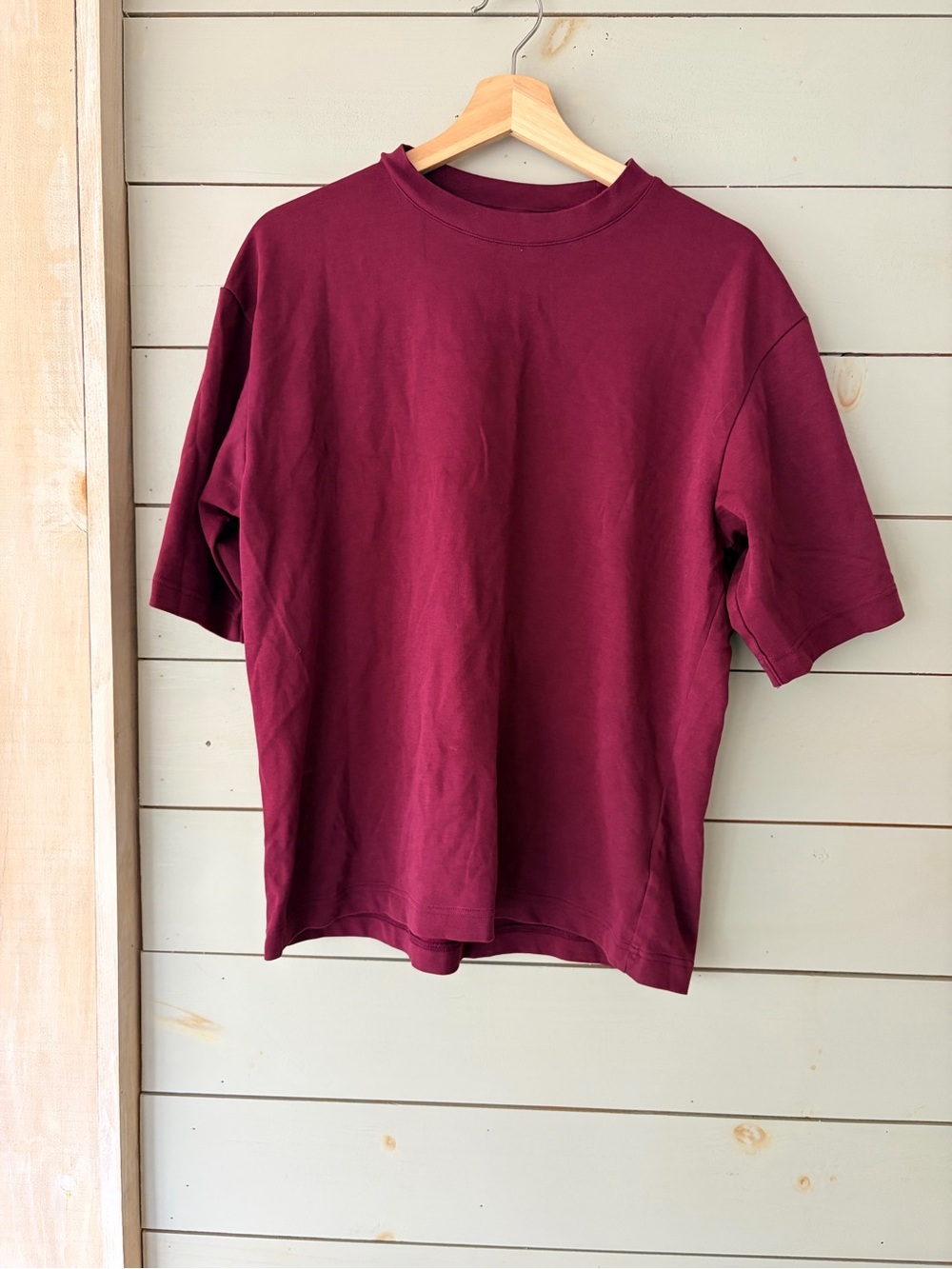 UNIQLO U AIRism Burgundy Oversized Crewneck T-Shirt – Medium
